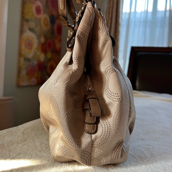 COACH Shoulder Bag ✨ - Picture 3 of 11
